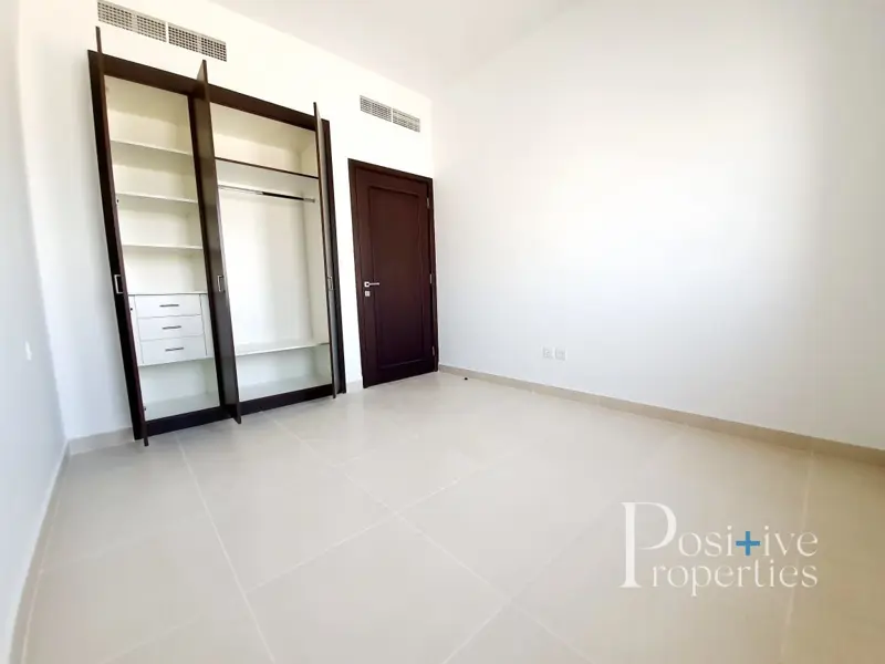 -good-location-close-to-mall-brand-new-3bed.webp