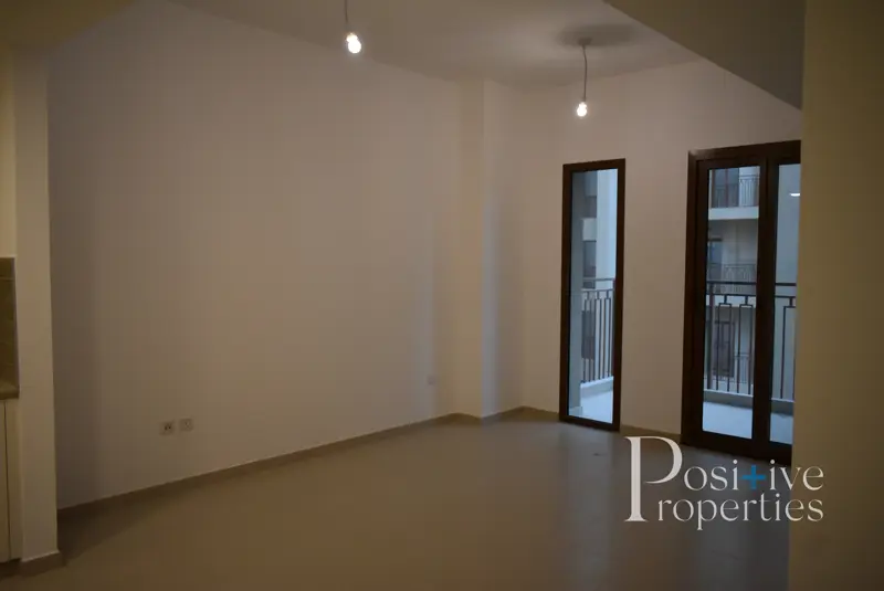 1-bed-room-1-year-warranty-1-month-free.webp