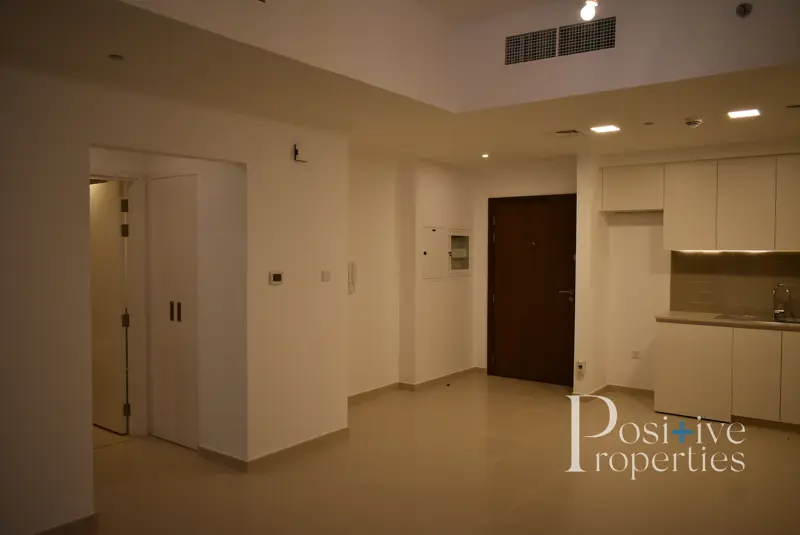1-bed-room-1-year-warranty-1-month-free.webp