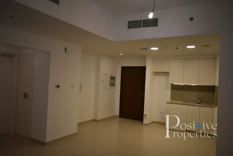 1-bed-room-1-year-warranty-1-month-free.webp