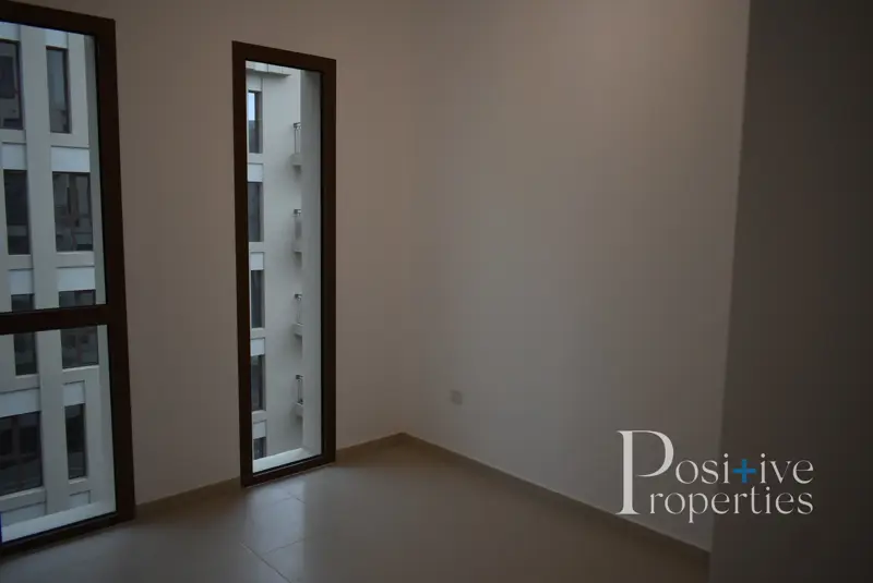 1-bed-room-1-year-warranty-1-month-free.webp