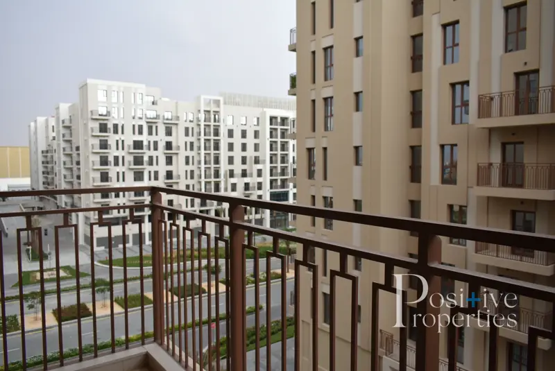 1-bed-room-1-year-warranty-1-month-free.webp