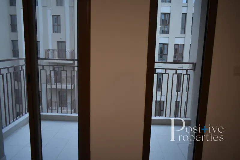 1-bed-room-1-year-warranty-1-month-free.webp