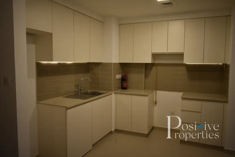 1-bed-room-1-year-warranty-1-month-free.webp