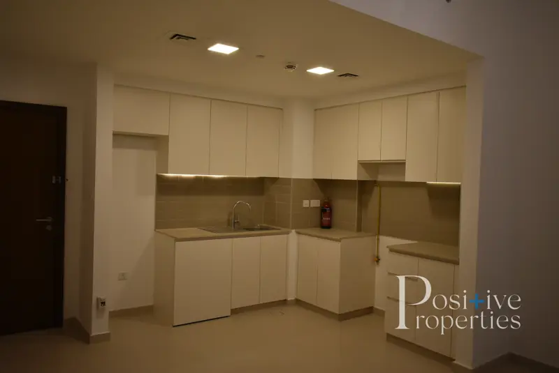 1-bed-room-1-year-warranty-1-month-free.webp