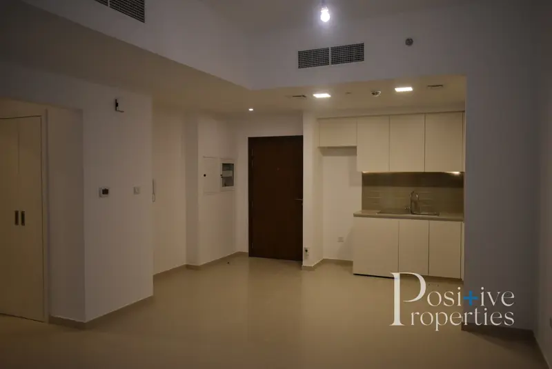 1-bed-room-1-year-warranty-1-month-free.webp