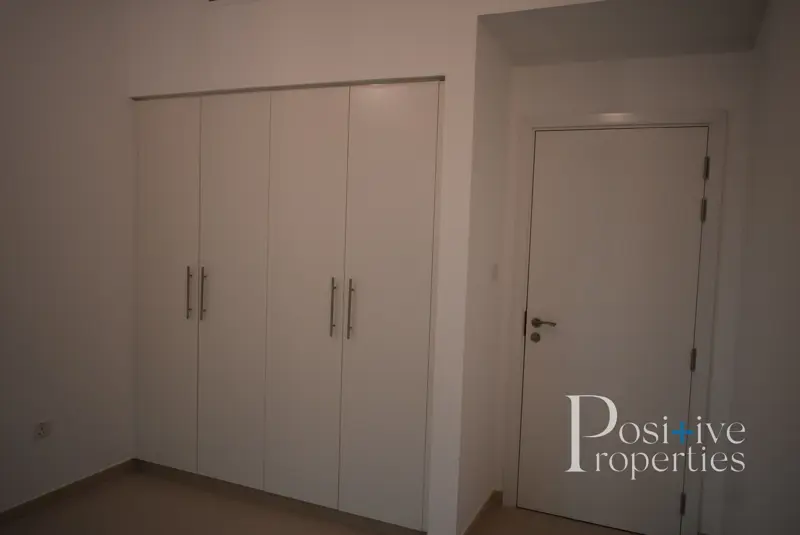 1-bed-room-1-year-warranty-1-month-free.webp