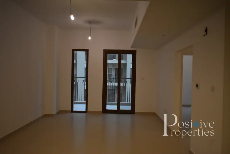 1-bed-room-1-year-warranty-1-month-free.webp