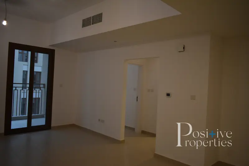 1-bed-room-1-year-warranty-1-month-free.webp