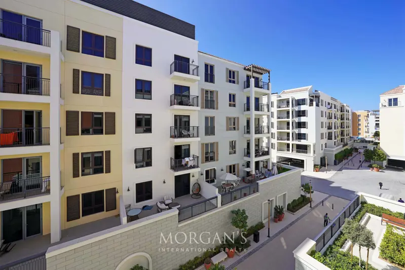 1-br-unit-unfurnished-community-view.webp