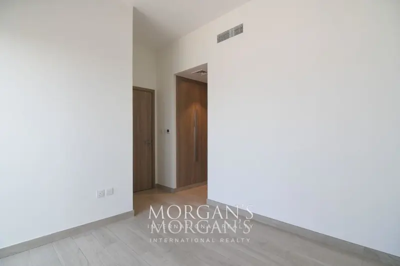 1-month-free-high-floor-bright-layout.webp