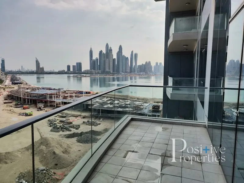 12-cheques-beach-access-marina-view.webp