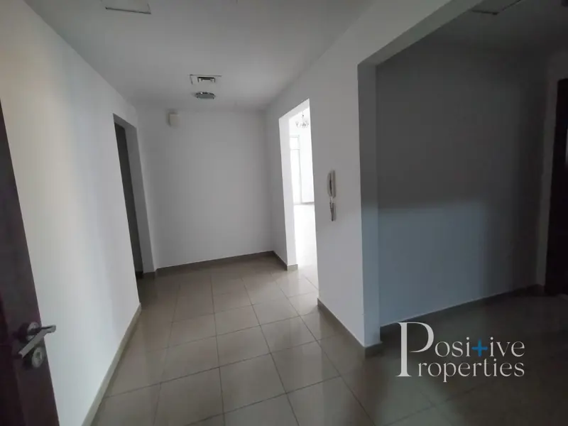 13-months-contract-huge-1bhk-near-mall.webp