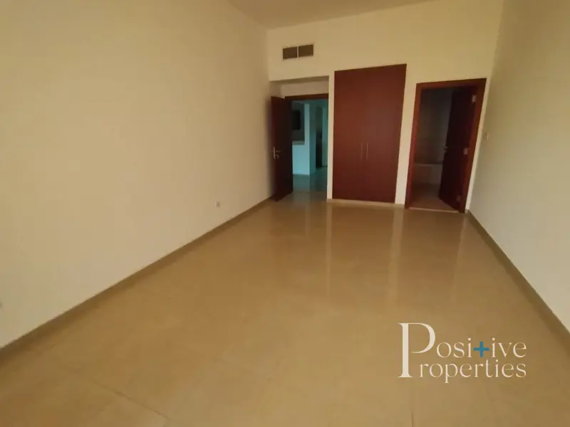 13-months-contract-huge-1bhk-near-mall.webp