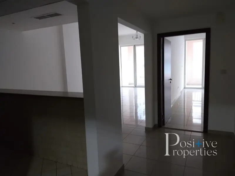 13-months-contract-huge-1bhk-near-mall.webp