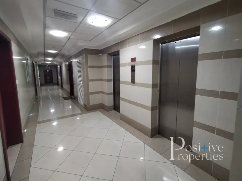 13-months-contract-huge-1bhk-near-mall.webp