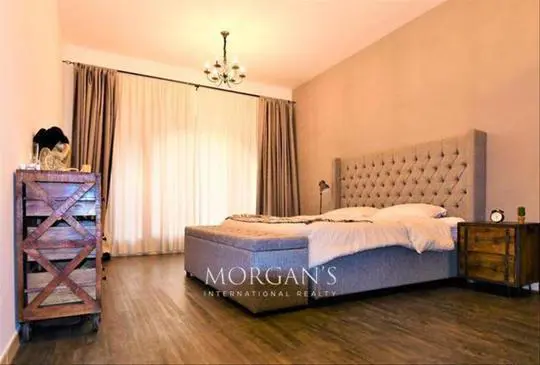 1br-elegant-furnished-upgraded-roi-8.webp