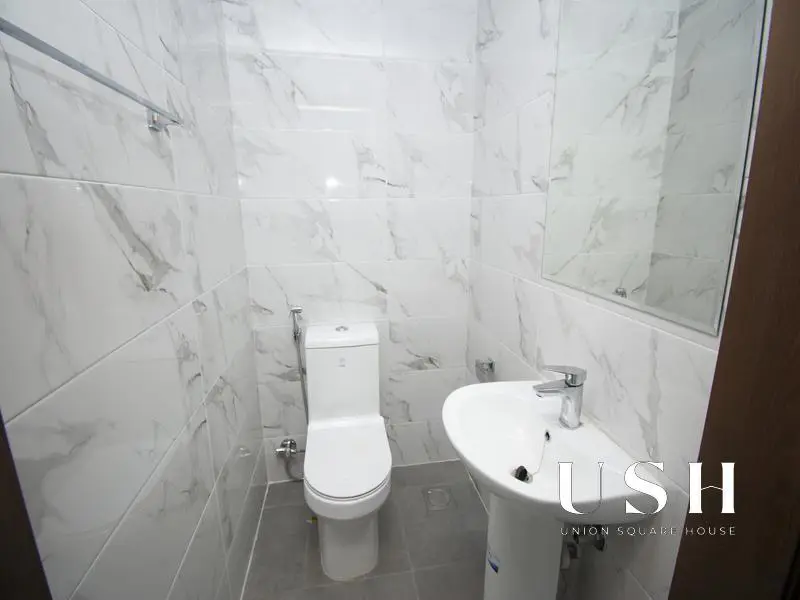 2-bedmaid-close-to-metro-vacant-vastu-ok-1.webp