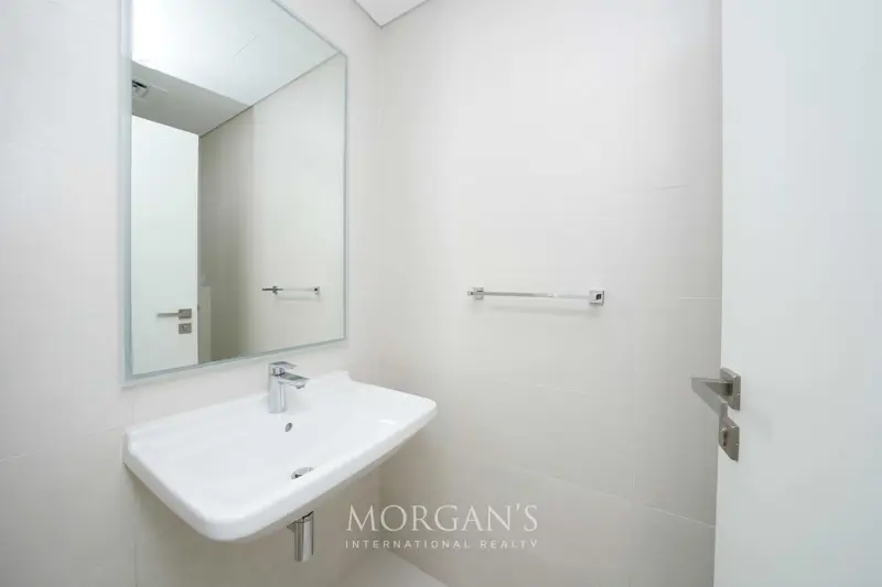 2br-unit-sea-view-unfurnished-prime-location.webp