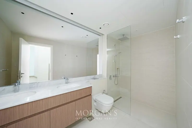 2br-unit-sea-view-unfurnished-prime-location.webp