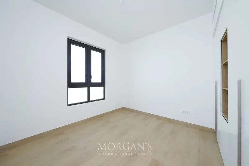 2br-unit-sea-view-unfurnished-prime-location.webp