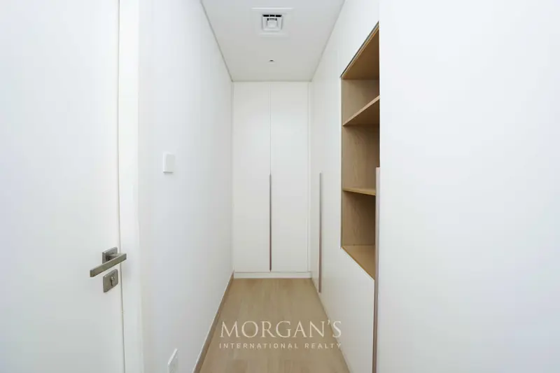 2br-unit-sea-view-unfurnished-prime-location.webp