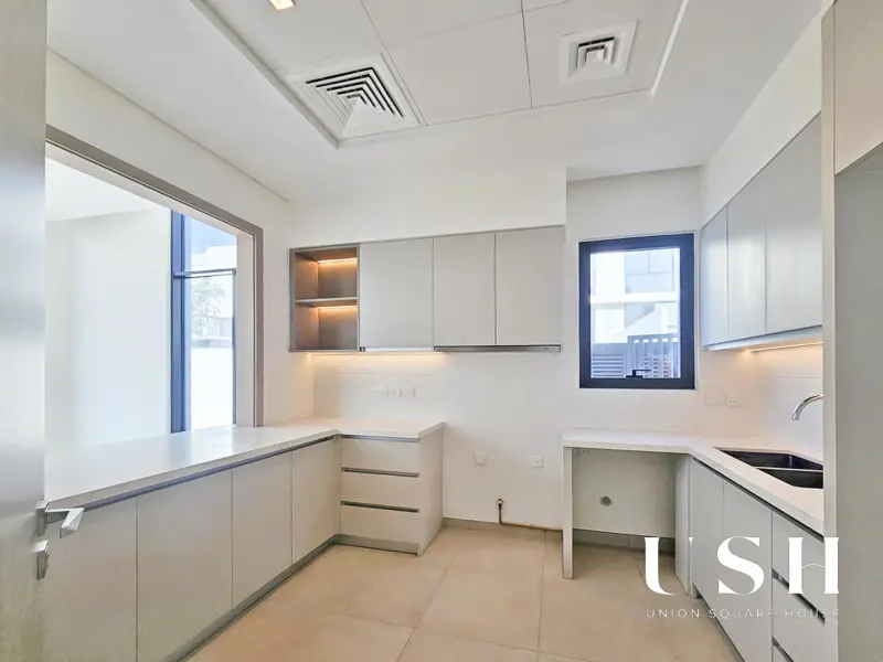 4bedroom-maid-single-row-near-to-park-type-a-1.webp