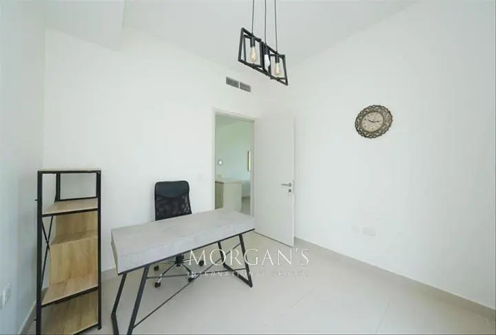 4br-furnished-corner-single-row-vacant.webp
