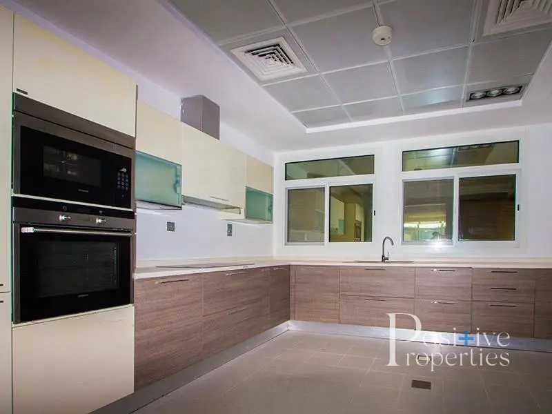 5-beds-best-offer-high-roi-ready-unit.webp