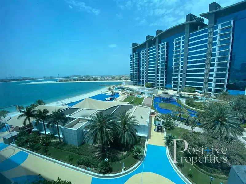 5-star-facilities-large-one-bed-private-beach.webp