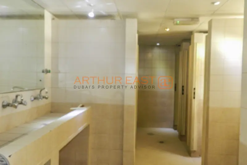 8-person-capacity-i-200-rooms-available.webp