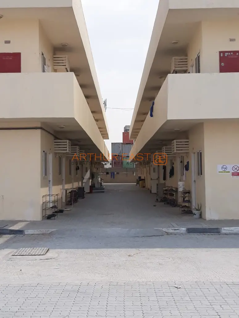 affordable-rooms-aed2400-4-pax-al-quoz.webp