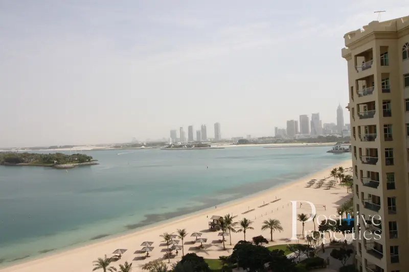 beach-access-sea-view-furnished-vacant-in-march.webp