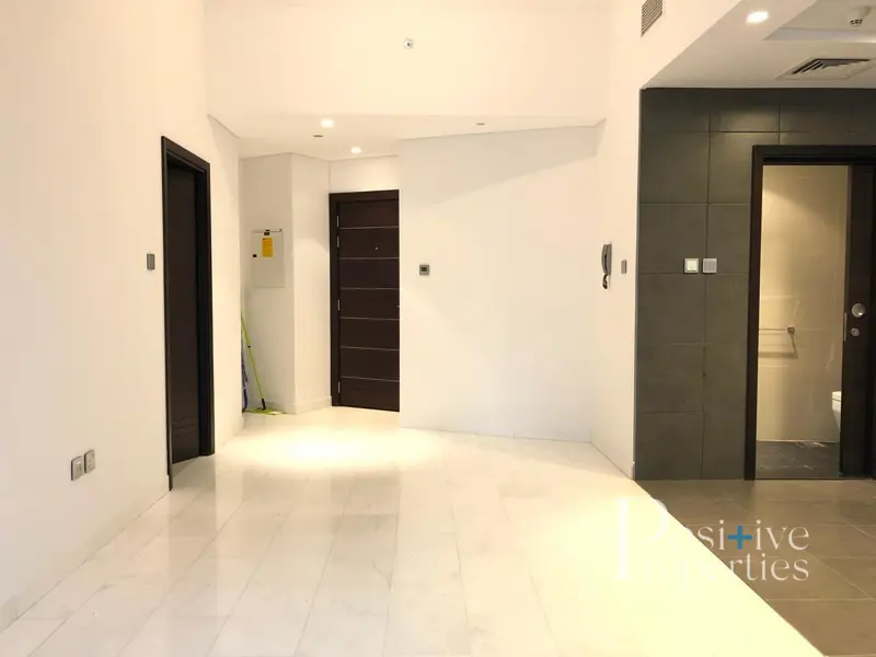 beautiful-lake-view-high-quality-one-bed-room-apartment.webp