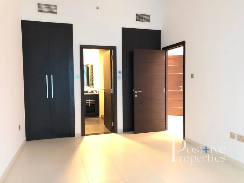 beautiful-lake-view-high-quality-one-bed-room-apartment.webp