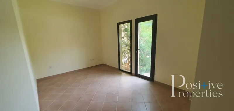 beautiful-villa-2-bedroom-3-bath-no-commission..webp