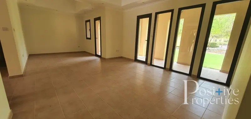 beautiful-villa-2-bedroom-3-bath-no-commission..webp