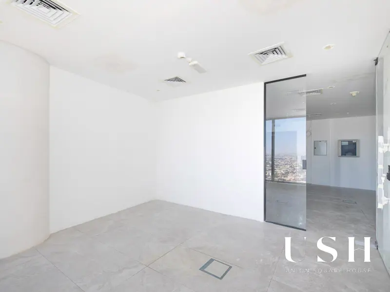 beautifully-fitted-vacant-high-grade-tower-2.webp