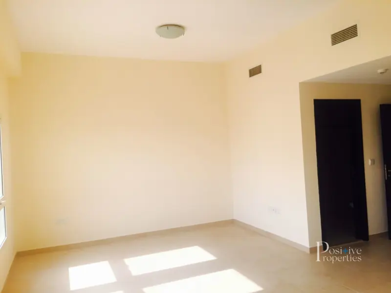 best-roi-closed-kitchen-vacant-on-transfer.webp