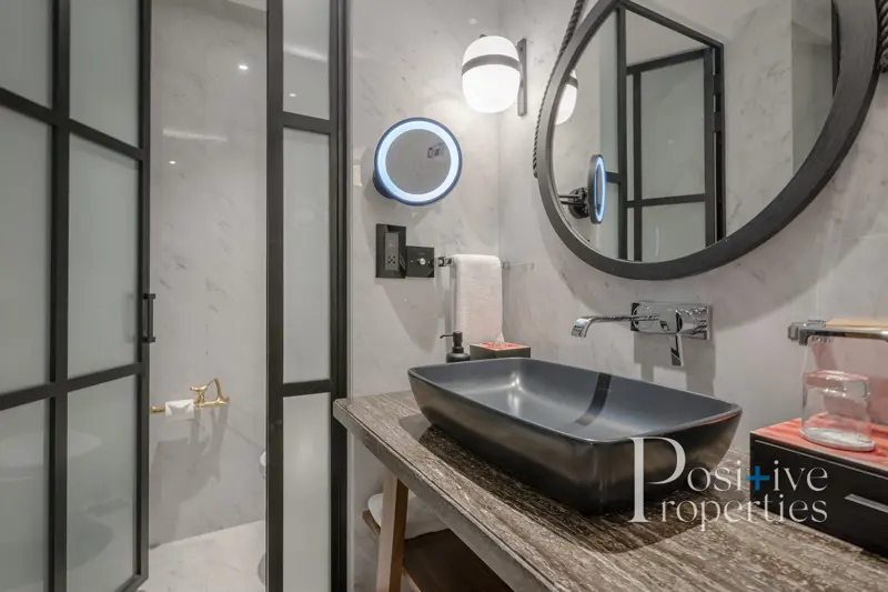 bills-included-spacious-studio-hotel.webp