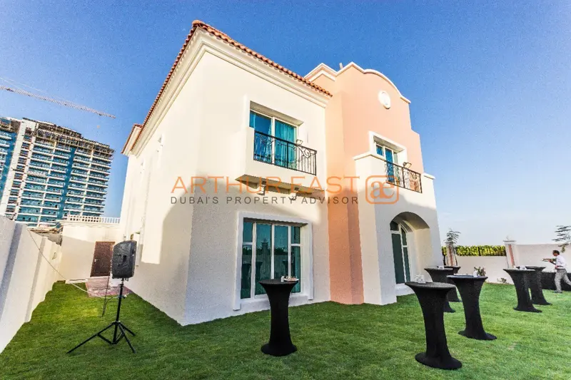 brand-new-5-bedroom-family-home-villa.webp