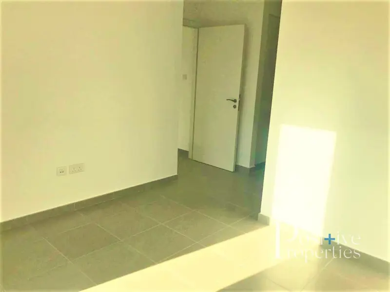 brand-new-bright-on-high-floor-walk-in-closet.webp
