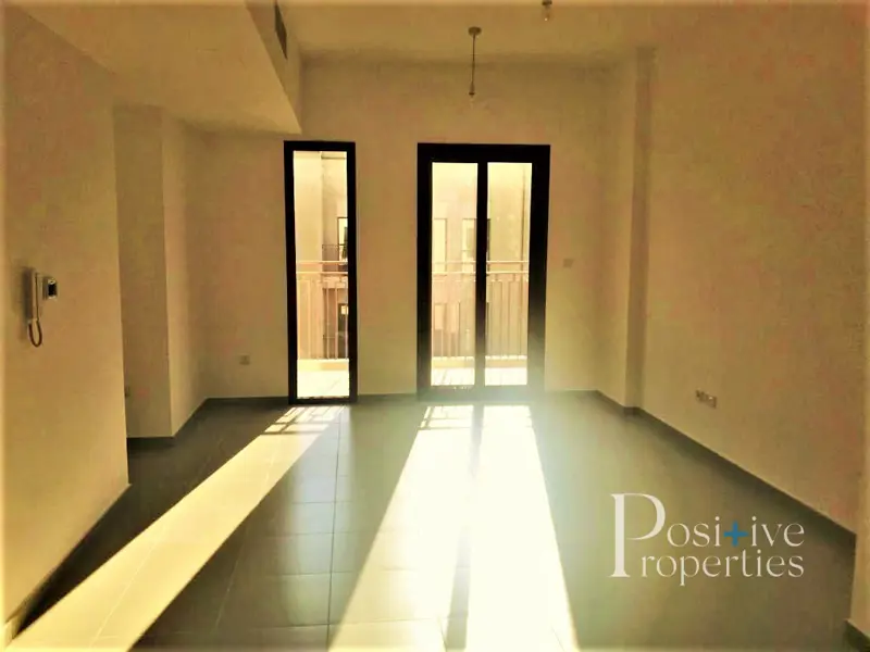 brand-new-bright-on-high-floor-walk-in-closet.webp