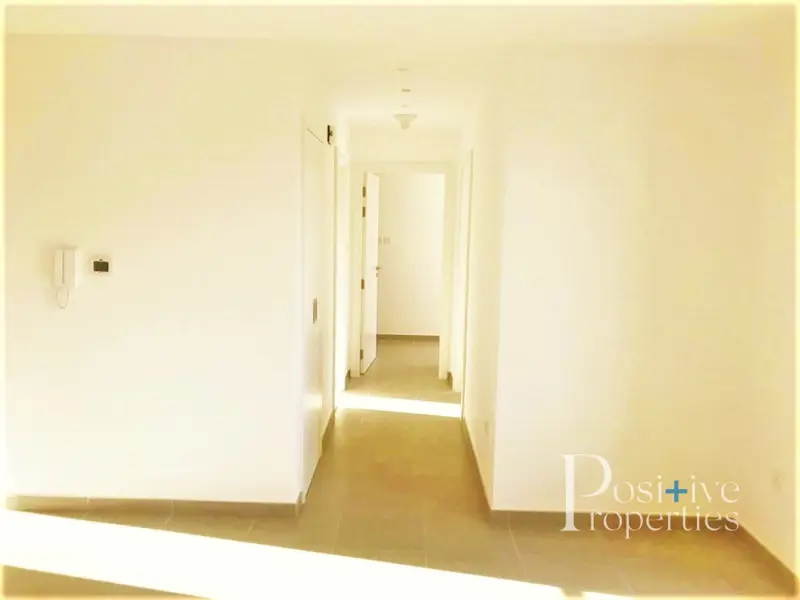 brand-new-bright-on-high-floor-walk-in-closet.webp