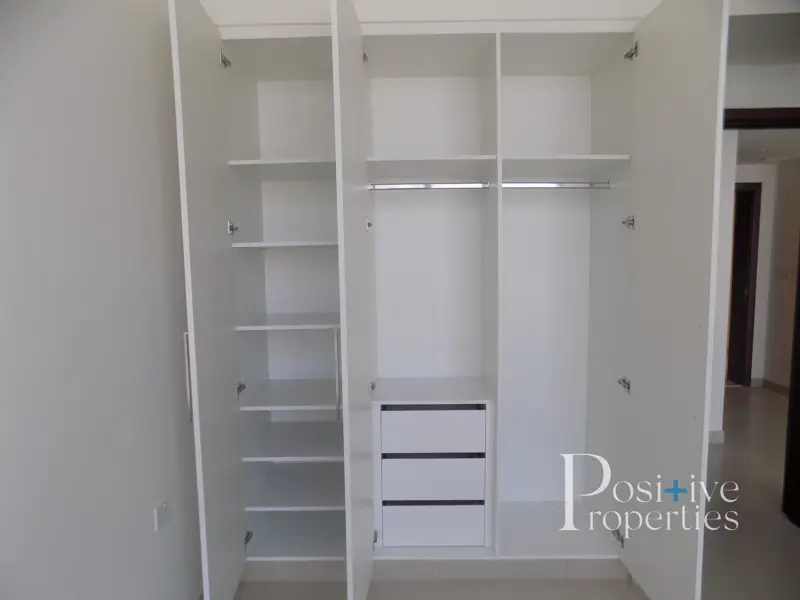 brand-new-with-open-kitchenchiller-free.webp