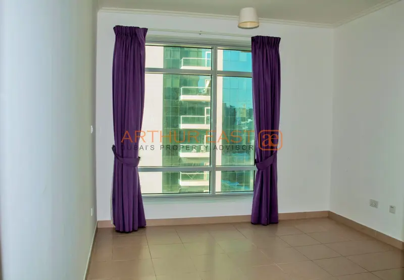 bright-and-open-space-1-br-burj-views-a.webp