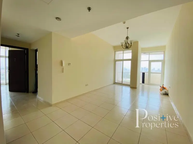 budget-2-bed-limited-time-only-closed-kitchen.webp