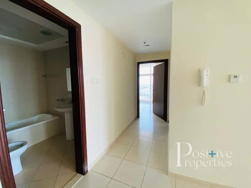 budget-2-bed-limited-time-only-closed-kitchen.webp