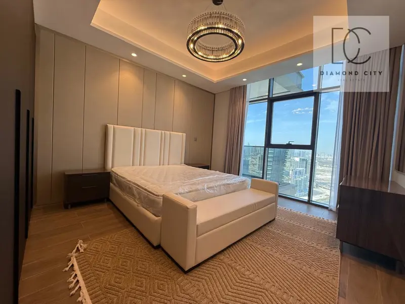 burj-khalifa-view-high-floor-brand-new-1.webp