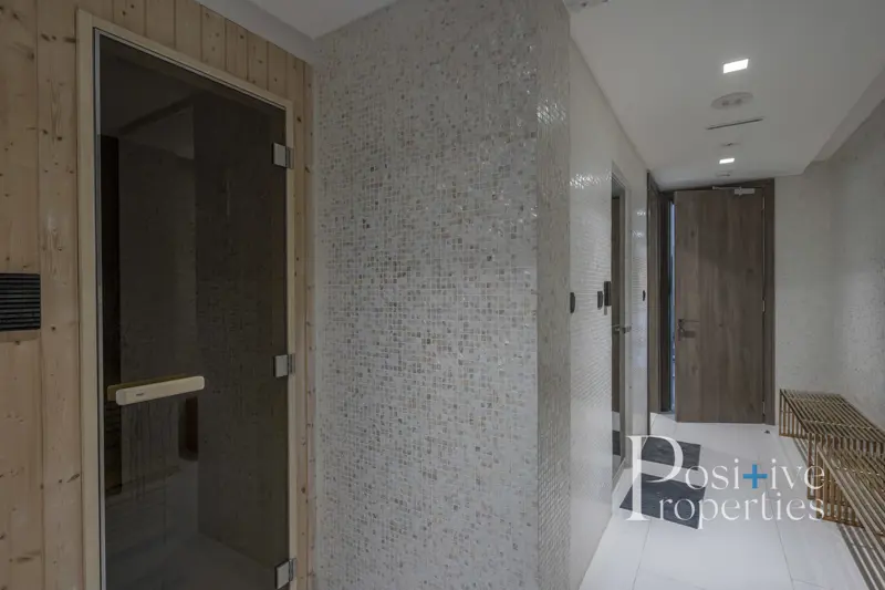 can-be-furnished-spacious-3-bed-private-beach.webp